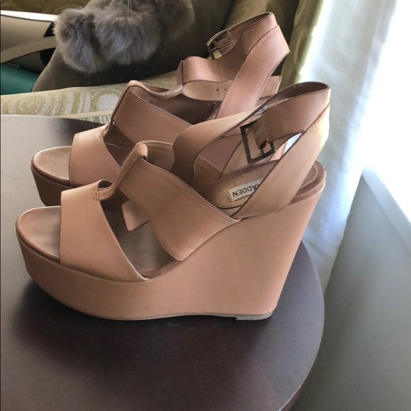 Steve Madden nude wedges - Picture 2 of 4